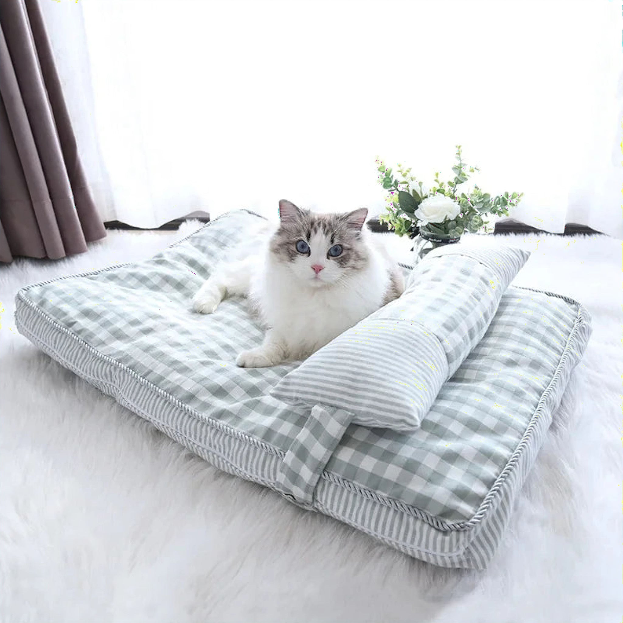 Kitty Cloud Cushion pet bed Luxe Pet Store 